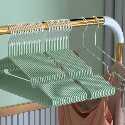 This durable metal clothes hanger features a slim design to maximize closet space and a non-slip surface to keep clothes securely in place. Perfect for hanging a variety of clothing items, it’s a practical addition to any wardrobe.